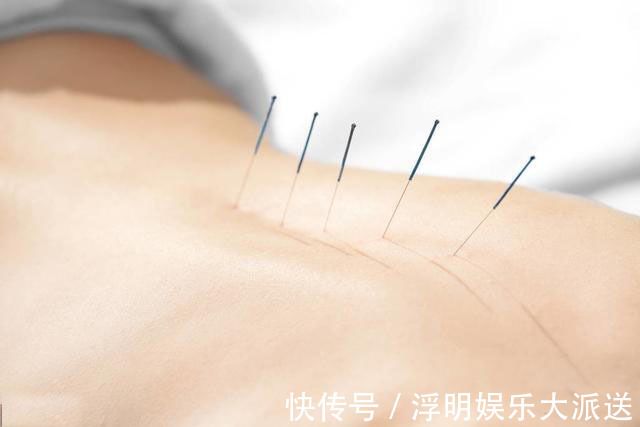 颈椎病|颈椎病不仅引起脖子疼痛,还会导致手麻等症状,几招教你如何缓解