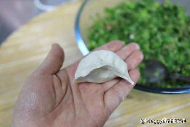 芹菜叶|周末吃顿饺子，用这菜爆汁又抱团，香气十足开胃还不上火