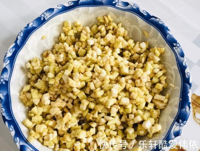 熟食用油|伏天吃饺子，不用韭菜白菜，试试这3种馅料，鲜嫩美味，正当季