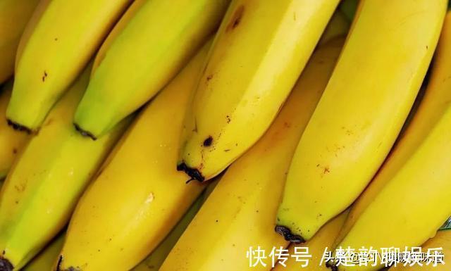 香蕉皮|香蕉这样吃,大肚子、便秘没了,皱纹少了!每天吃一根