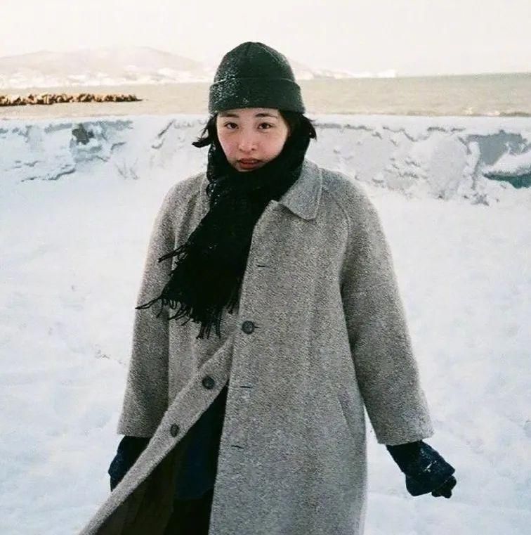  极致灰|2021年流行色来啦！显白又高级，谁穿谁先美！