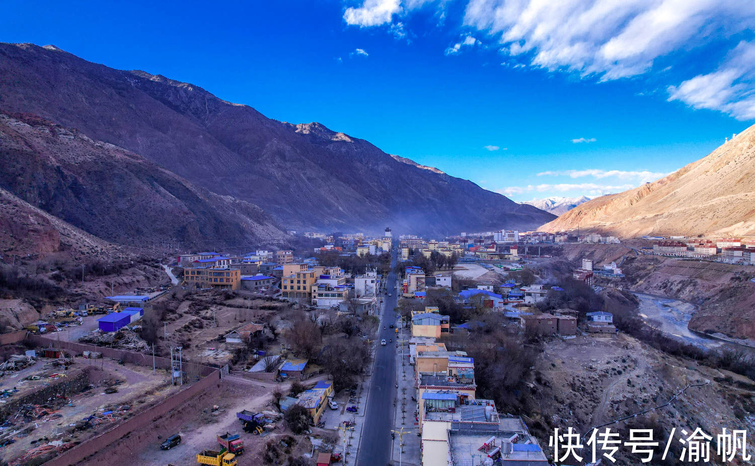 高山|西藏东部的一线城市，全城只有一条街，冰川湖泊机场却是全国闻名