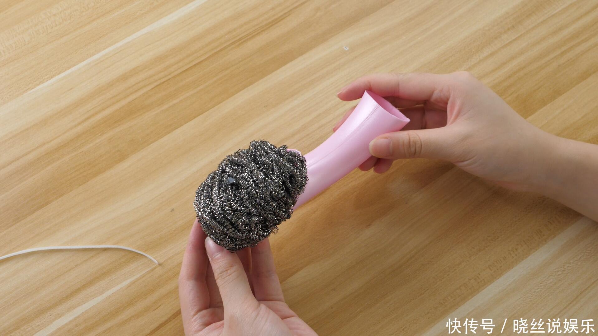 今天才知道,洗衣液瓶子里有个小装置,改一改,放到阳台真实用