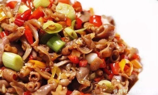 一家三口的晚餐，花几个小时做了四道菜，不吃完都舍不得放下碗