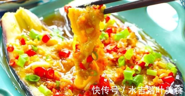辣椒酱|茄子还是老吃法茄子和它一起烤，营养美味，补血益气！