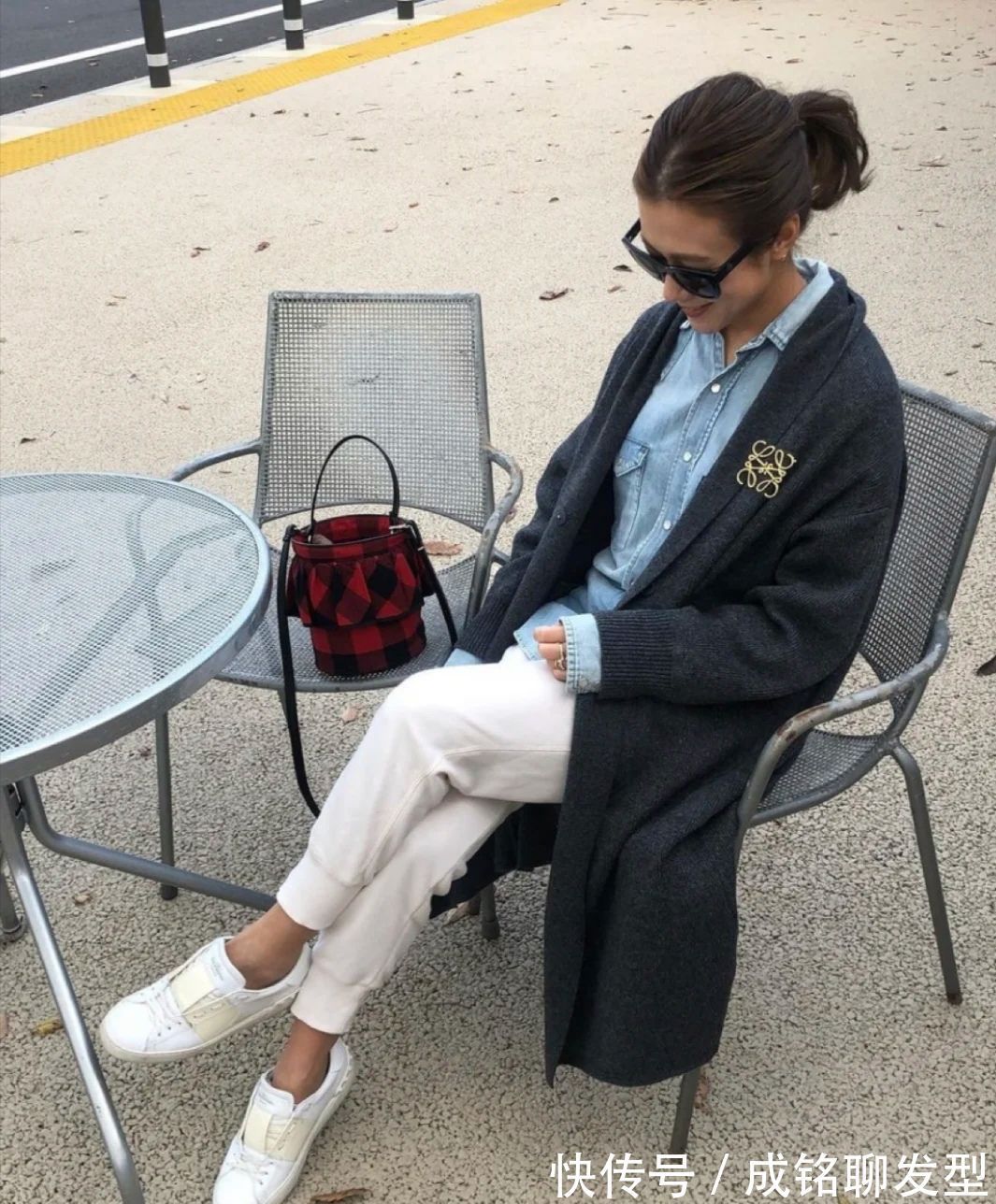 穿搭|女人过了五十岁就别乱穿,学学她的减龄穿搭,好看保暖又显年轻