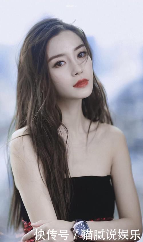 特征 脸上有这3个特征的女生,尽量避开披发散发,露出你的五官更漂亮