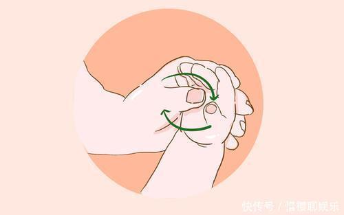 脐痂|多摸摸宝宝这4个部位,聪明睡得香,可惜很多爸妈连碰都不碰
