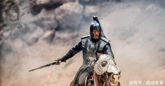 此人|水浒传中,此人手持镔铁双剑,能跟卢俊义大战100回合不分胜负!