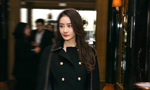 陈德容到达东方心绣脸后 一组照片被发出 直呼 这谁家女星 全网搜