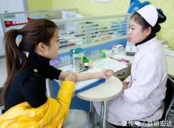 蹦极|近视600度以上,这3件事要早戒,当心导致“视网膜脱落”