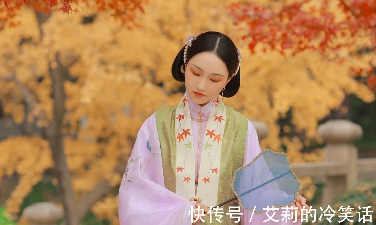 叶凤@七律·咏枫·九首丨满眼繁华尘外景,千年丽艳故园妆