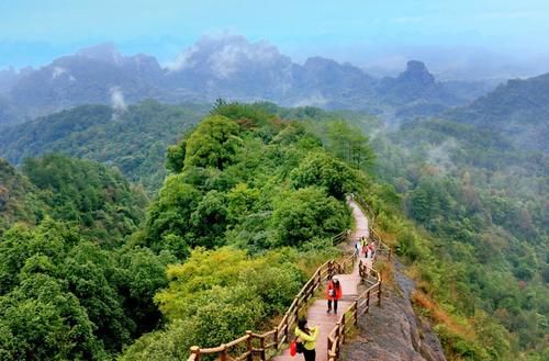 广东四大名山之一，每万年山体长高一米，风景不逊于桂林