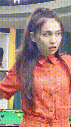 |搞笑GIF:说实话这个世上就没有我不敢惹的人,除了穿纸尿裤的!