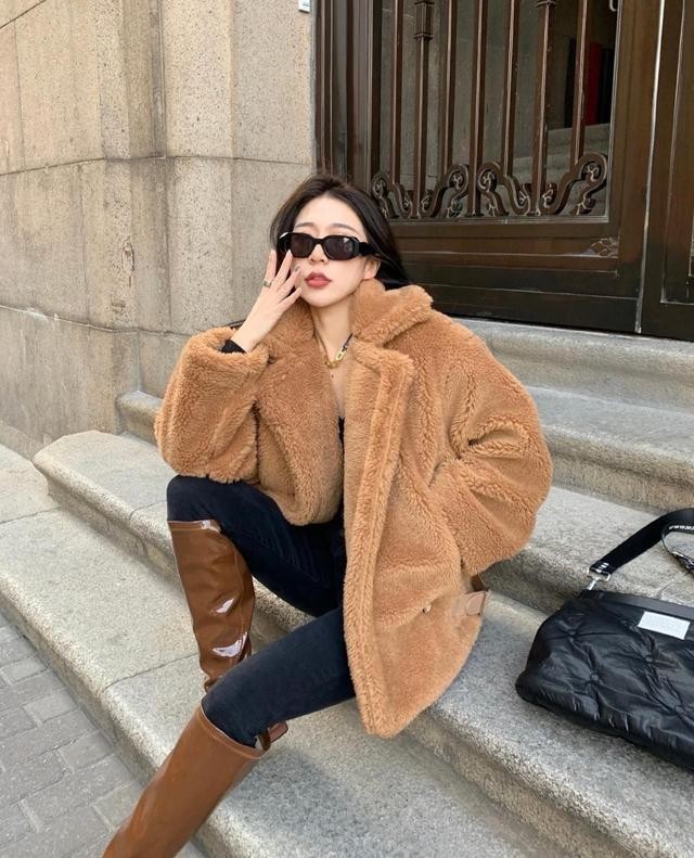 搭配|还在穿羽绒服?试试时髦的“泰迪”大衣,好看还具有年代感