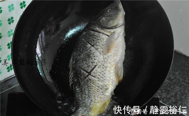 不管炖什么鱼,最忌讳加“它”!多数人都做错了,难怪鱼肉腥味大