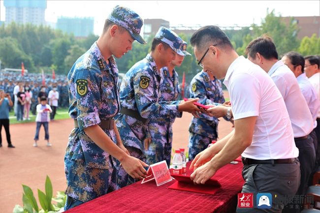 分列式|强国有我 不负青春— 济宁职业技术学院2021级新生开学典礼暨军训表彰大会举行