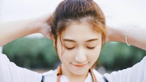 扎丸子|丸子头太枯燥那是因为你不会这些扎法和佩戴这些发饰