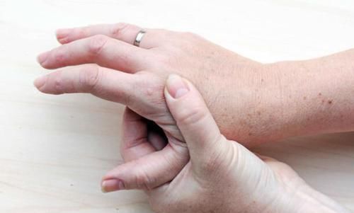 老年人|经常手麻是颈椎病?医生提醒:小心是这5种疾病盯上你了