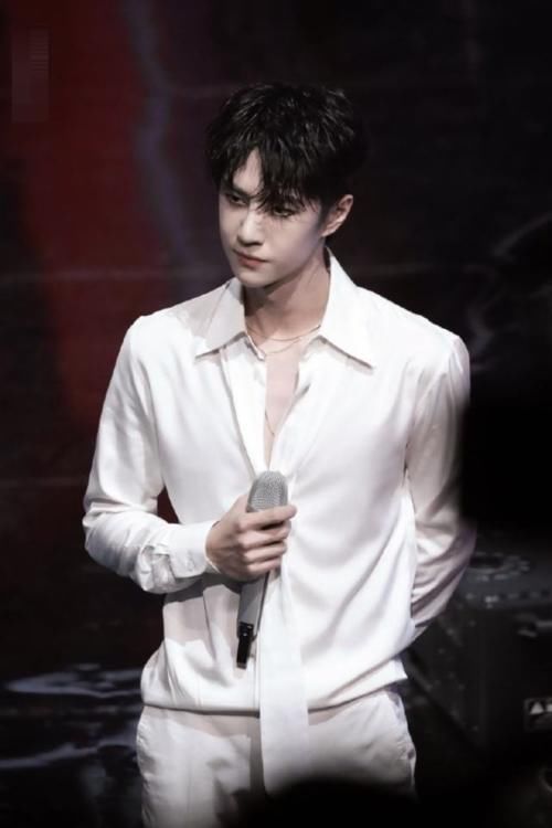 综艺|艺人综艺新媒体指数:郑爽排名第三,王一博跌至第二,第一不愧是女顶流