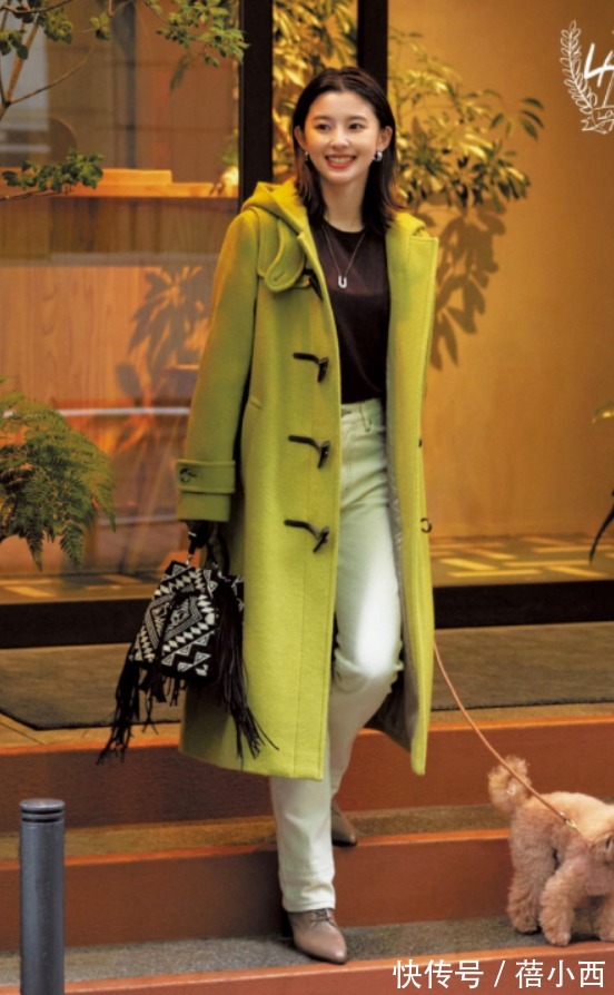 宽松|被日杂博主圈粉,今年冬天裤子流行“穿宽不穿紧”,腿粗的有救了