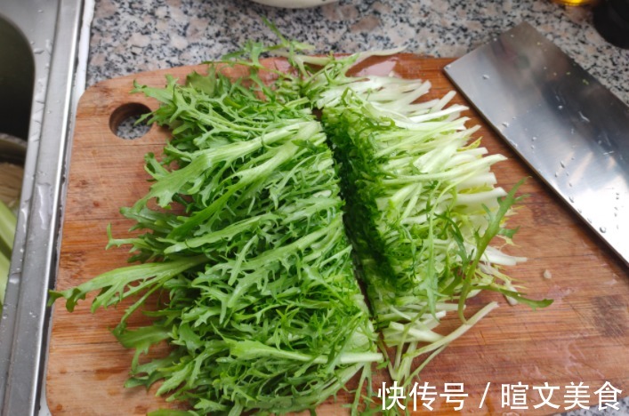 皮蛋|2元一斤的“天然下火菜”,夏天遇到要多吃,5分钟轻松搞定