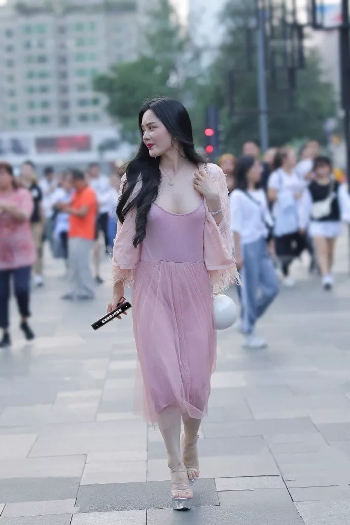 搭配|出街搭配高跟鞋，显瘦显高又迷人