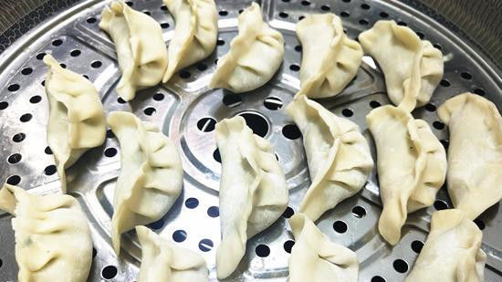 营养|儿子点名要吃这个馅的饺子,香气四溢,简单一蒸就出锅,营养极高