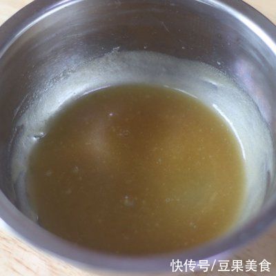 香辣黑芝麻月饼|香辣黑芝麻月饼，分享一个好用的月饼皮配方