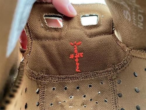 TravisScott本人亲晒联名AJ6、卫衣，疯狂暗示！