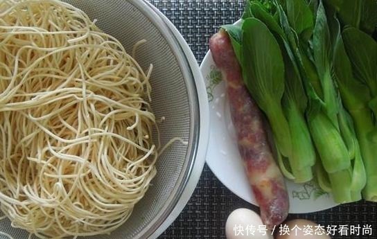食用油|想吃炒面别再买,掌握3个小窍门,面条不碎不粘锅,分分钟就学会