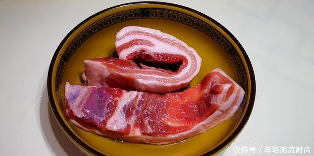 用水|冰箱拿出的冻肉,最忌直接用水冲,教你一妙招,吃着和鲜肉一样香