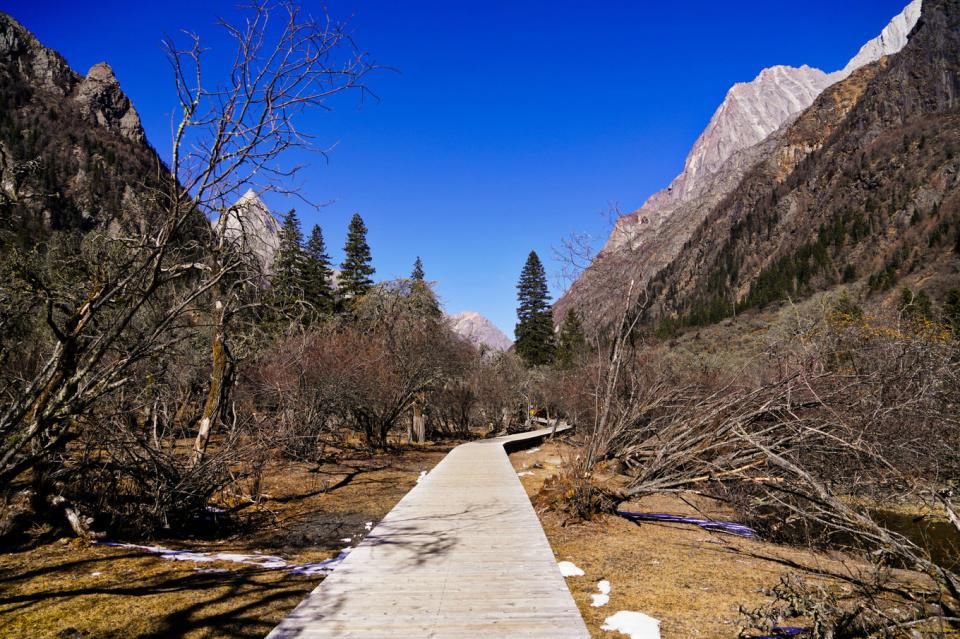 川西网红徒步路线新洛克线始端，沿途风景如画！驴友：天堂与炼狱