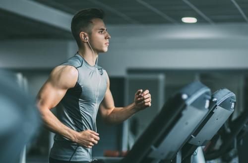 强身健体|这样跑步，既不伤身，效率还好！看看男医生如何坚持跑步