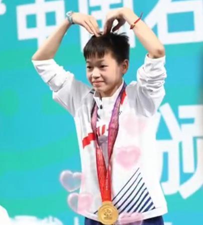 全运会|全红婵耍起小性子!骑着师姐脖子还“打人”?红姐被“教育”了