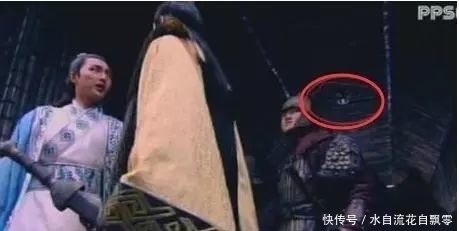 |搞笑又尴尬的穿帮,看一次笑一次,网友:导演真是奇葩