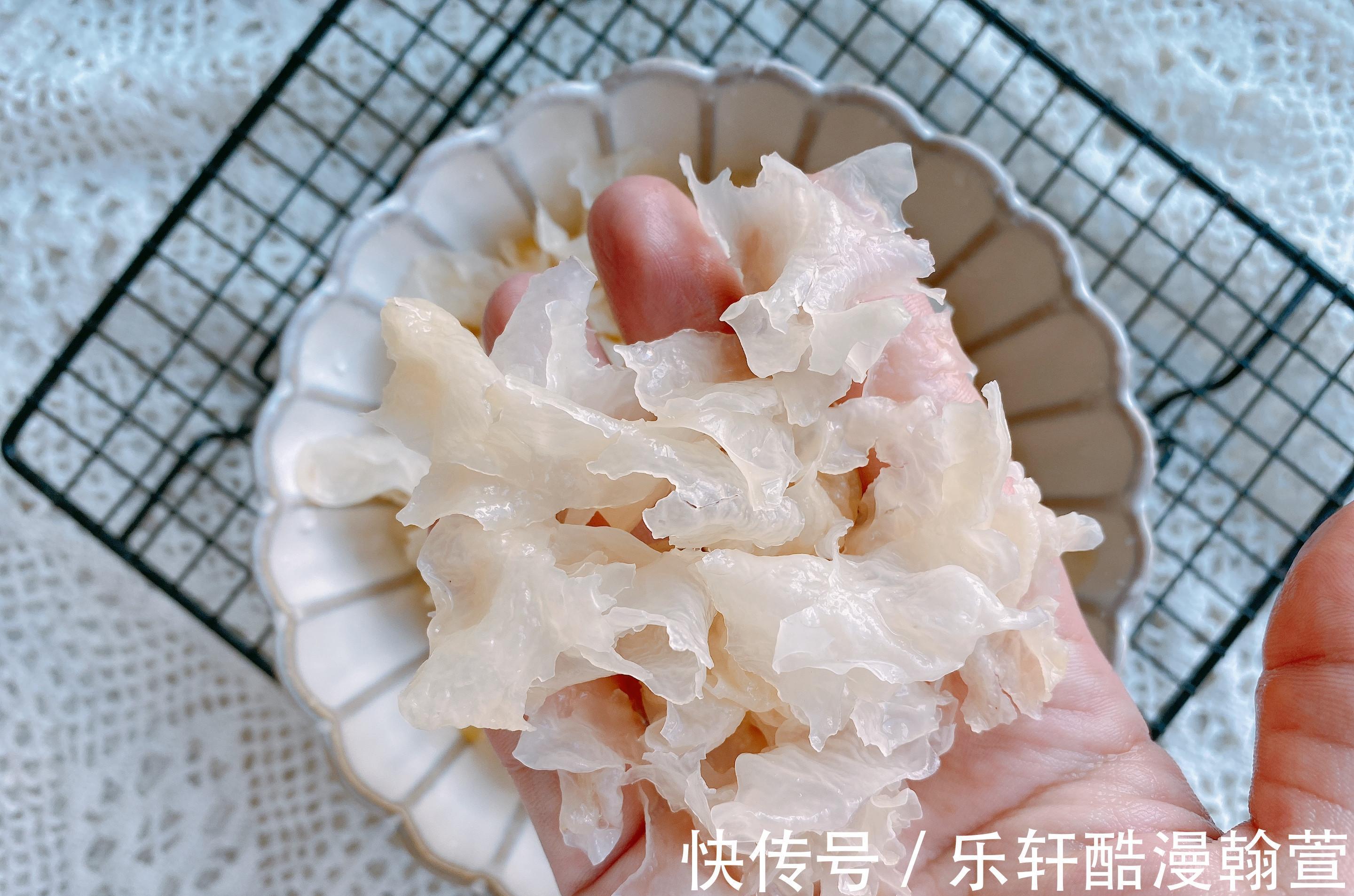 秋燥|秋冬要多喝“润肺汤”,4种食材,营养丰富,缓解秋燥,滋阴润肺