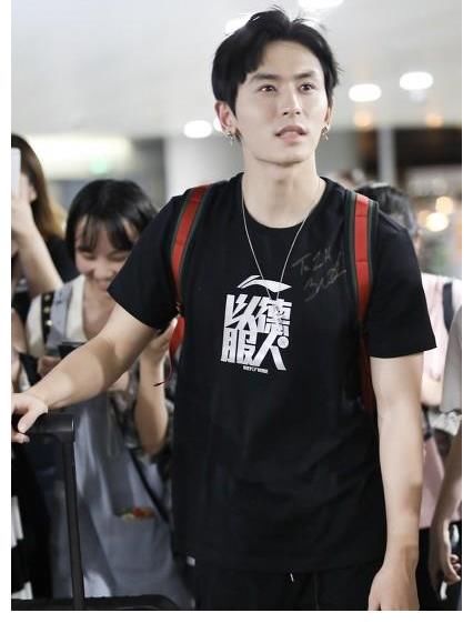 时事|内涵时事？CCTV6节目单《一条狗的回家路》