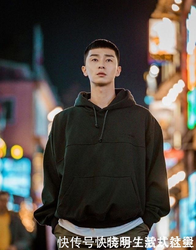 贝克汉姆|男人过了40岁,尽量别留以下5种发型,又土又显老