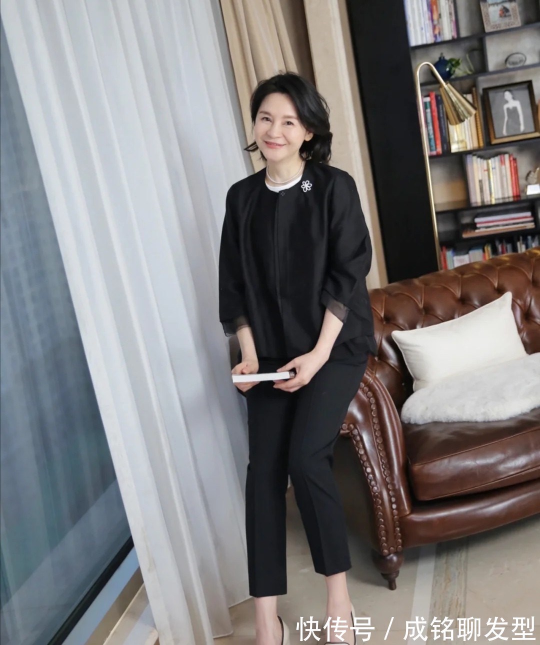 裤装 她才是50岁+妈妈们的穿衣榜样!自然真实不扮嫩,得体大方有气质