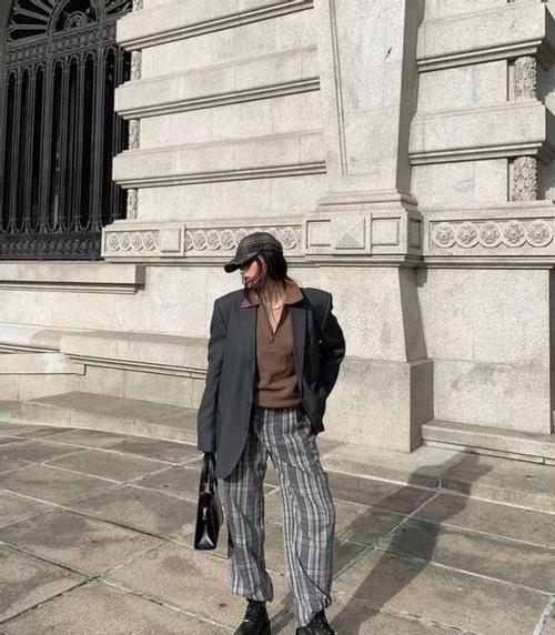 ?女人不管穿啥，都要牢记“上下法则”，很多人不懂，难怪显矮胖