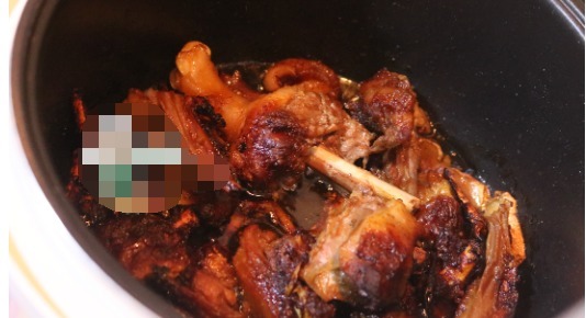 家人都爱吃这菜，贵是贵点，鲜香味美，煮一锅都不够吃