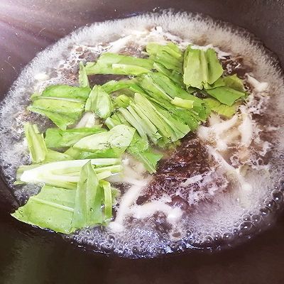 海鲜菇蛋花汤|紫菜海鲜菇蛋花汤