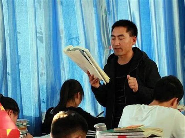 中国青年|12年前,那个“千里背疯娘”上大学的孩子,现状如何?