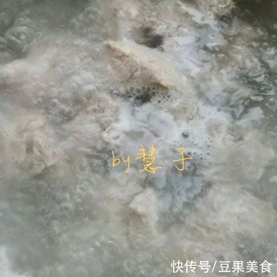 #暖冬酱在手，嗨吃部队锅#菌菇蒜香酱焖排骨