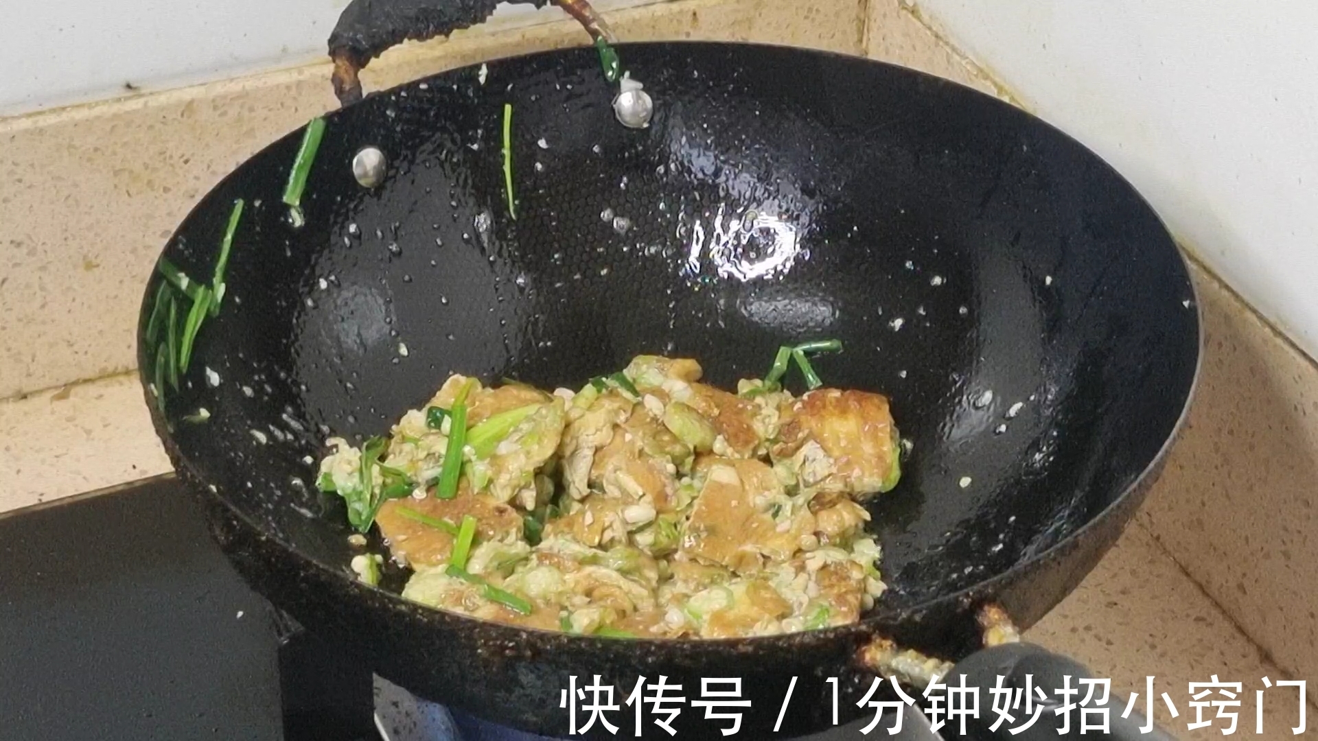 鲜香|吃了半辈子秋葵，这个做法还是头次见，口感鲜香清脆，营养解馋