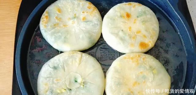 春天常做这馅饼吃，不发面不破皮不露馅，鲜香味美，连吃3个不够