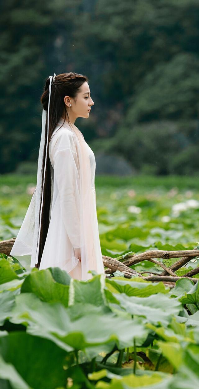 有这几个特征的女生,一般被称为“古典美”,穿上汉服更好看