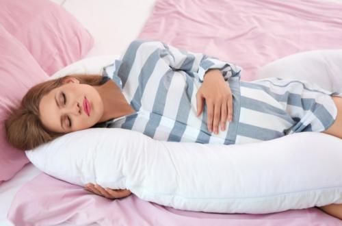 准妈妈|怀孕后睡眠质量差,三种适合准妈妈的睡姿,总有一个能帮到你