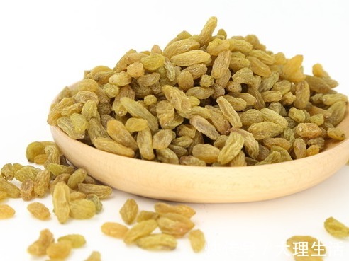 葡萄干|葡萄干和此物一起泡,睡前喝一杯,脂肪不见了,皮肤白里透红